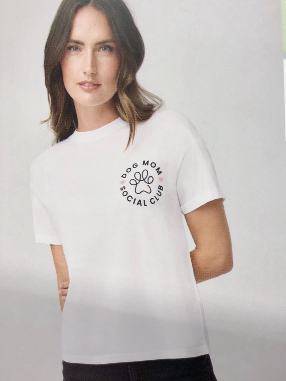 NEW SERRA Graphic Tee DOG MOM SOCIAL CLUB White Women’s